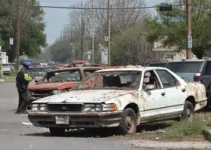 remover veículos abandonados